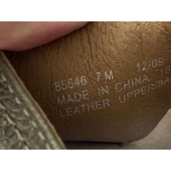 Clarks Artisan Larina Floral Thong Wedge Sandals Gold Women's Size 7M New No Box - Picture 5 of 16